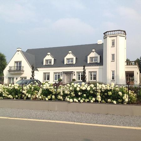 B&B Villa Reynaert Opoeteren エクステリア 写真